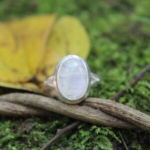 Moonstone Cab (14mm x 11mm)