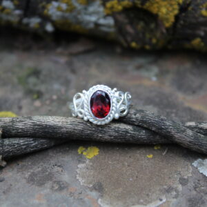 Garnet Cut (8mm x 6mm) - Oval Shape