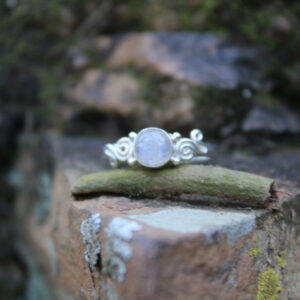 Moonstone Cab (6mm) - Round