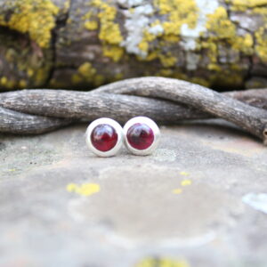 Garnet Cab (6mm) - Round Shape (Red)