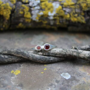 Carnelian Cut (1 x 4mm, 1 x 3mm)