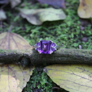 Amethyst Cut (1 x 9mm x 7mm, 4 x 3mm x 3mm)