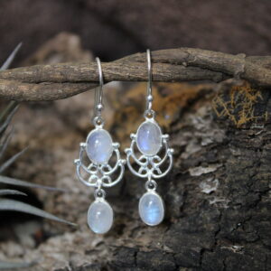 Moonstone Cab (4 X 7mm X 6mm)