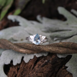 Blue Topaz Cut (7mm X 5mm)