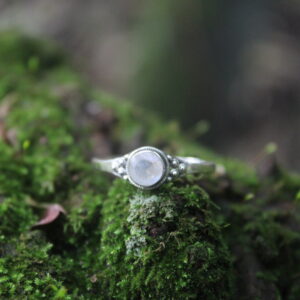 Plain Vintage Rainbow Moonstone Ring