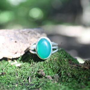 Green Onyx Triple Shank Oval Dress Ring
