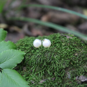 Plain Pearl Stud Earrings (4mm)